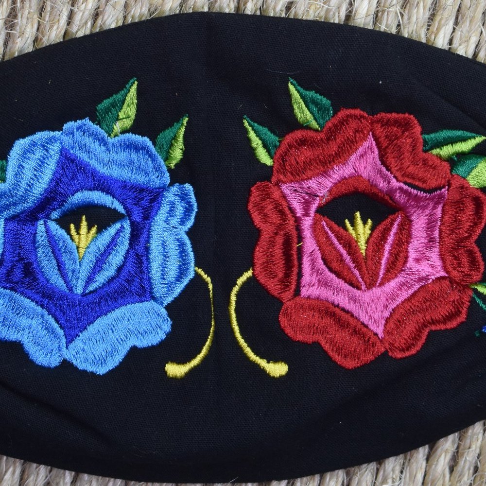 Dos Flores Mexicanas Face Masks